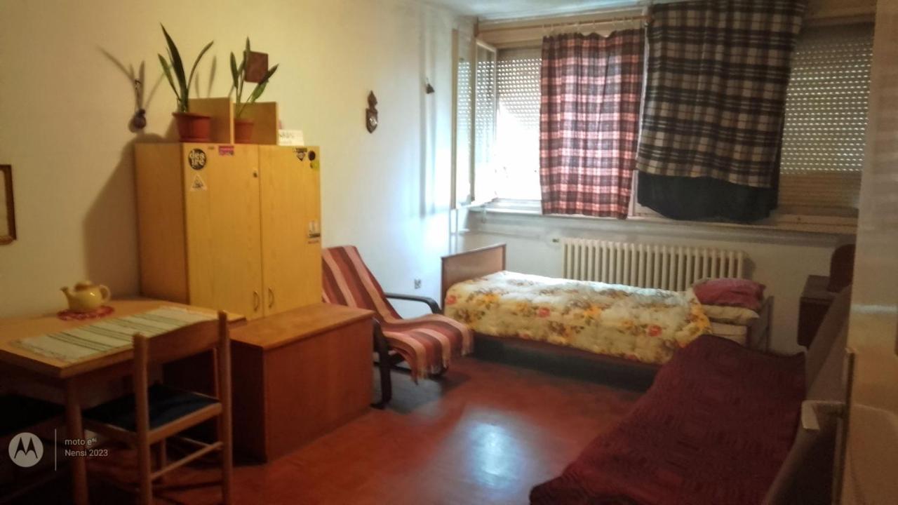 Men Who Knit Appartement Belgrado Buitenkant foto